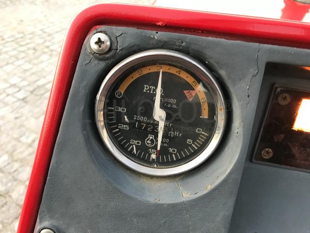 Trator Agrícola MF 1030 · Ano 1989