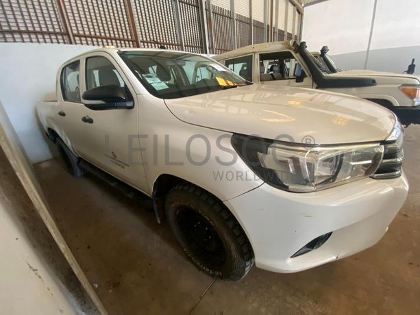 Toyota HILUX (4x4) ·