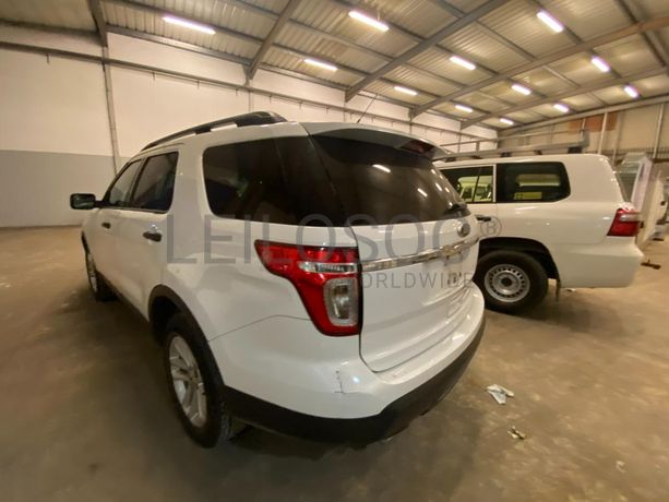 Veículo Ford Explorer ·