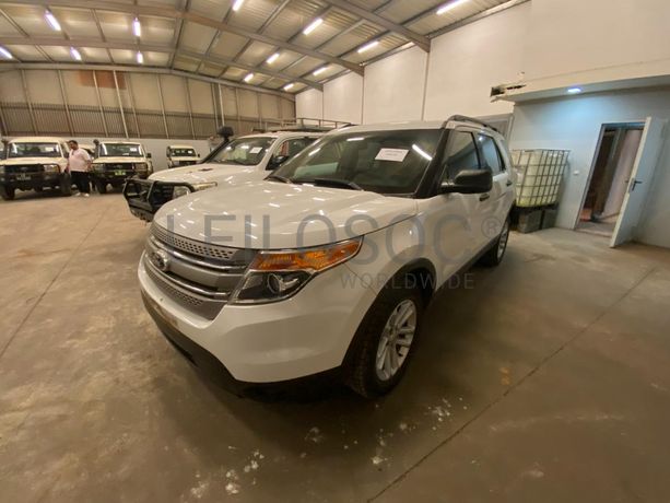 Veículo Ford Explorer ·