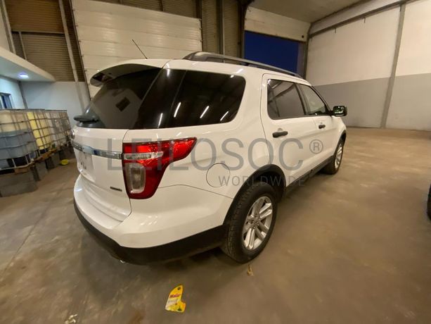 Veículo Ford Explorer ·