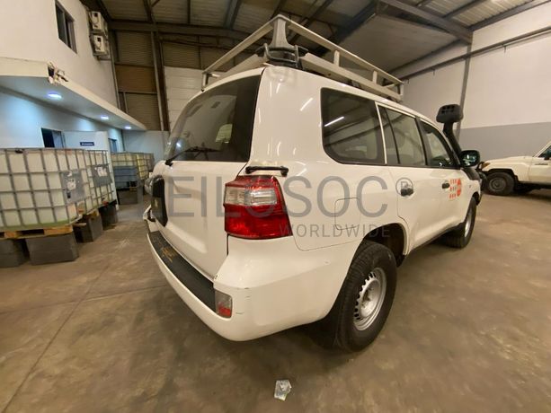 Veículo Toyota Land Cruiser ·