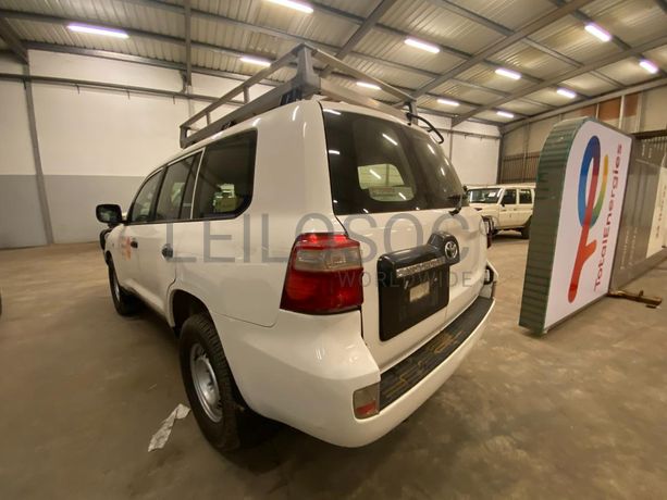 Veículo Toyota Land Cruiser ·
