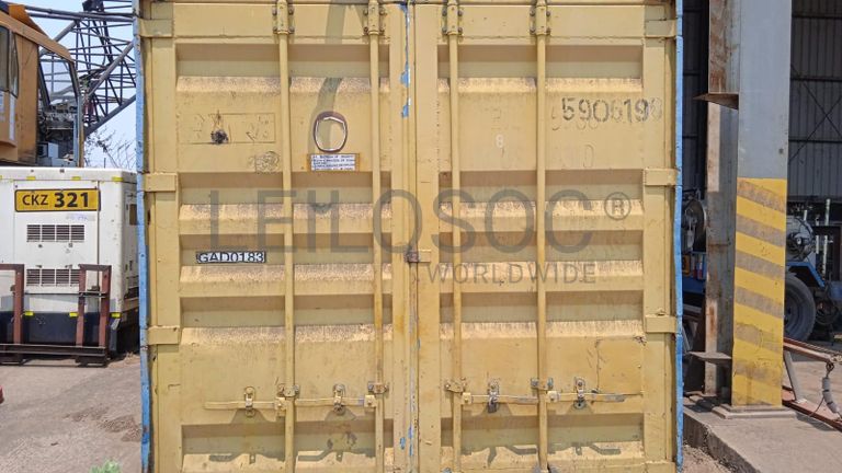 Máquinas teste da carga + Radiadores + Motor + Caixa de velocidade + Veios de transmissão, + Diversos + Contentor de 40P ·