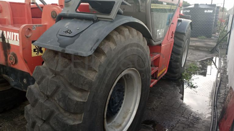 Empilhador Telescópico MANITOU MHT 10210 ·