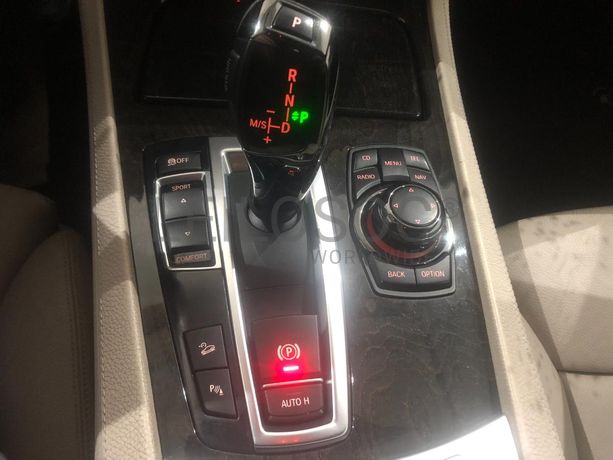 BMW 740 D · Ano 2011