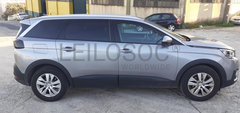 Peugeot 5008 1.6 BlueHDI · Ano 2017