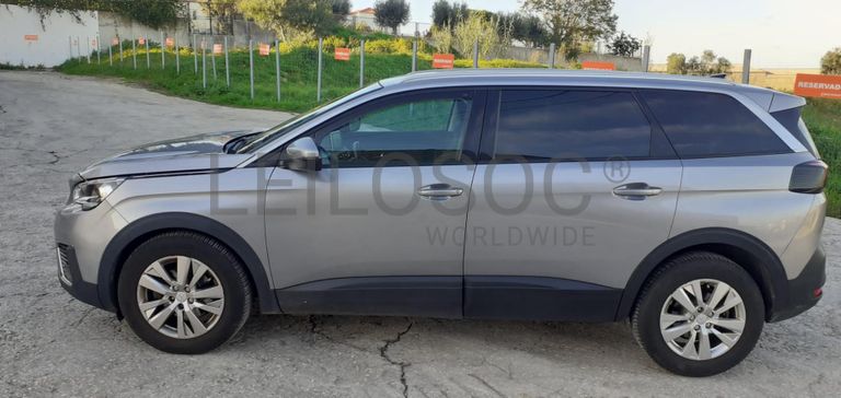 Peugeot 5008 1.6 BlueHDI · Ano 2017