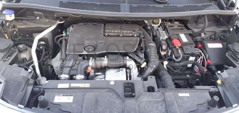 Peugeot 5008 1.6 BlueHDI · Ano 2017