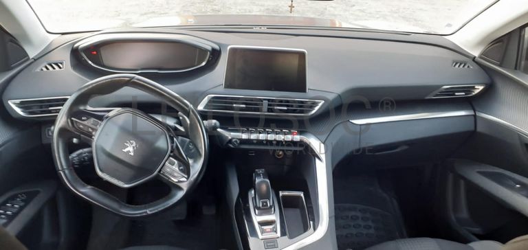 Peugeot 5008 1.6 BlueHDI · Ano 2017