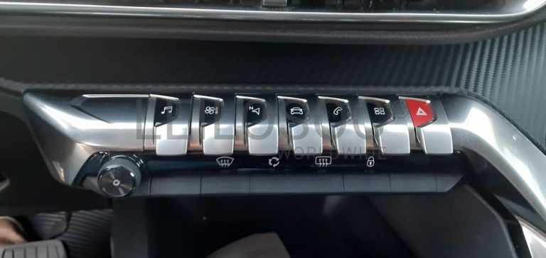 Peugeot 5008 1.6 BlueHDI · Ano 2017