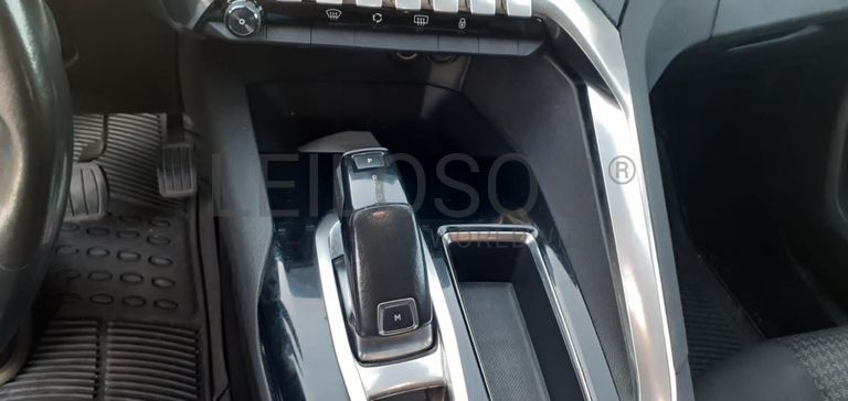 Peugeot 5008 1.6 BlueHDI · Ano 2017