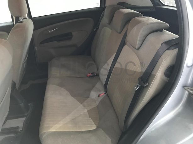 Fiat Punto 1.3D · Ano 2006