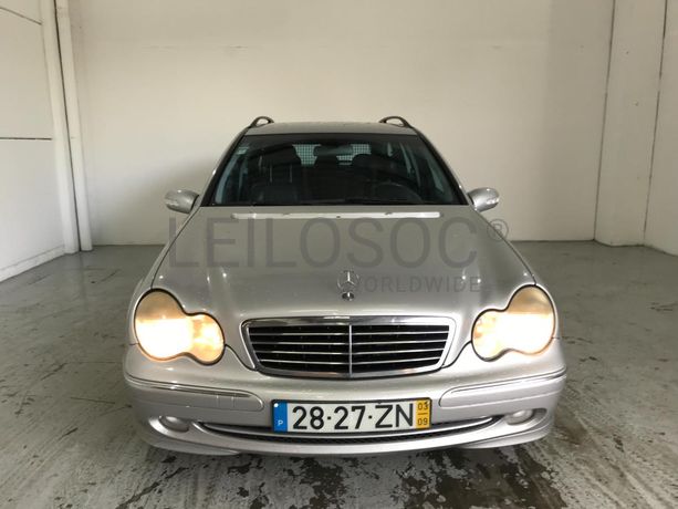 Mercedes-Benz C220 CDI 2.2 · Ano 2003