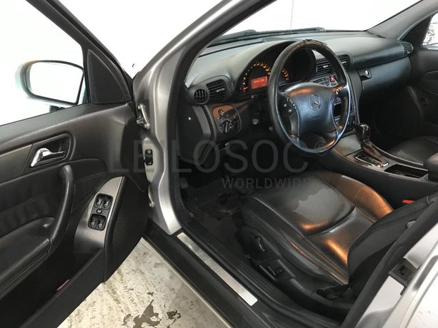Mercedes-Benz C220 CDI 2.2 · Ano 2003