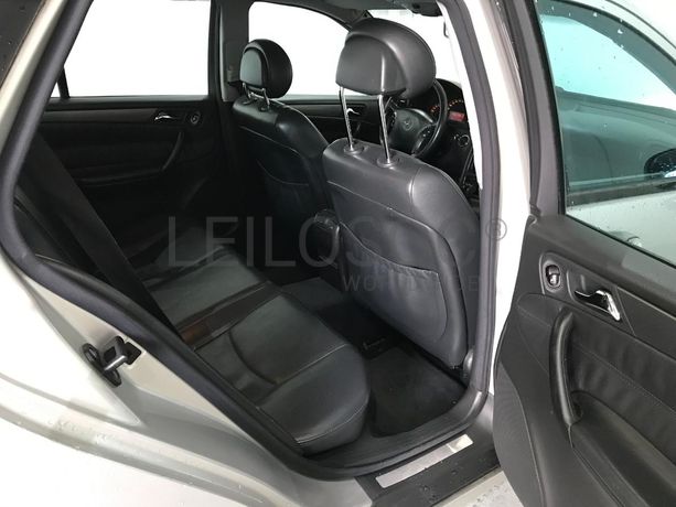Mercedes-Benz C220 CDI 2.2 · Ano 2003