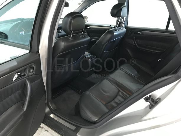 Mercedes-Benz C220 CDI 2.2 · Ano 2003