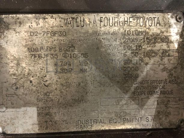 Empilhador Toyota 3000Kg · Ano 2000