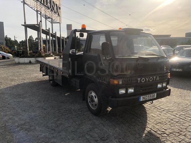 Reboque Toyota Dyna 250 · Ano 1990
