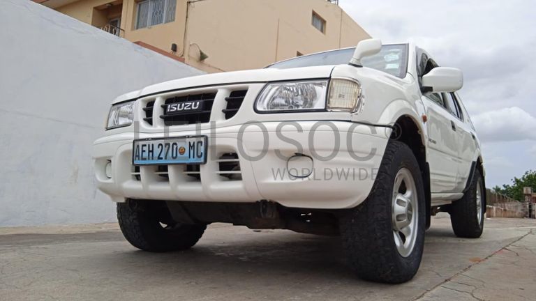 lSUZU, modelo wizard ·