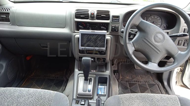 lSUZU, modelo wizard ·