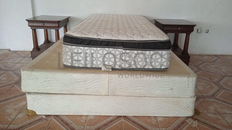 Mobiliário de lar ·