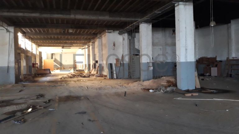 Armazéns + Lote para Construção + Terrenos · Ourém