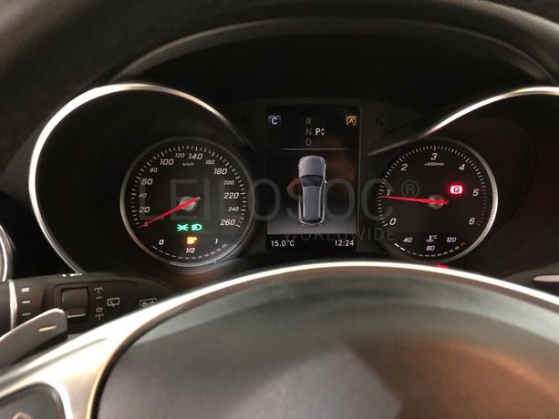 Mercedes-Benz C180D · Ano 2018