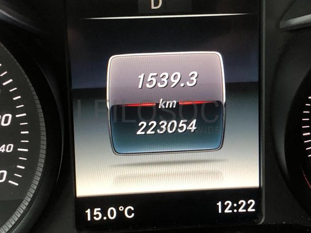 Mercedes-Benz C180D · Ano 2018