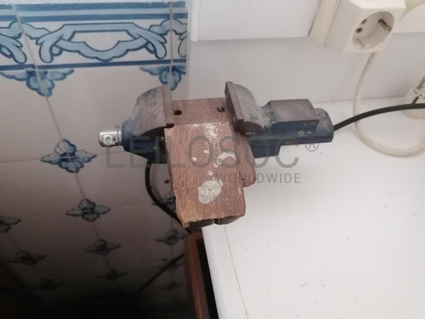 Equipamento Ótico + Material Informático