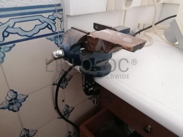 Equipamento Ótico + Material Informático