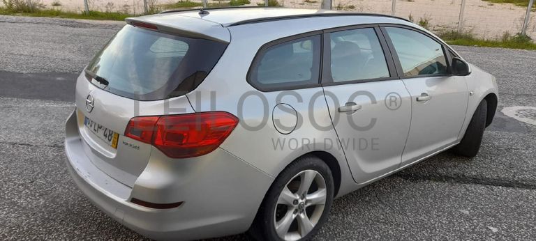 Opel Astra 1.3CDTI · Ano 2011