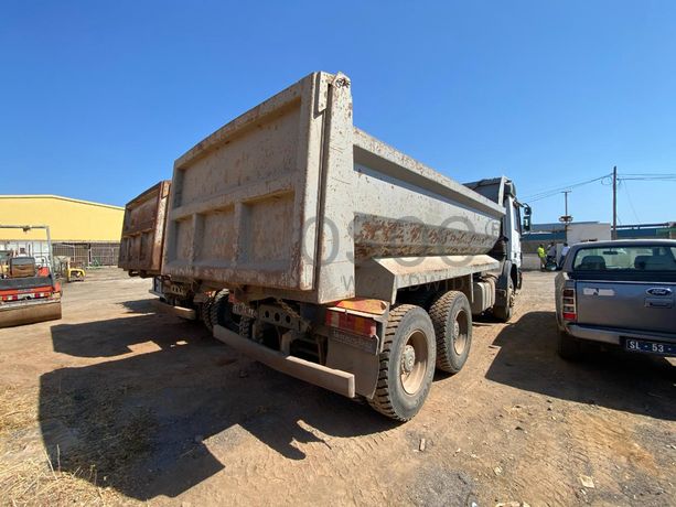 Camião Basculante 26 T (4X2)