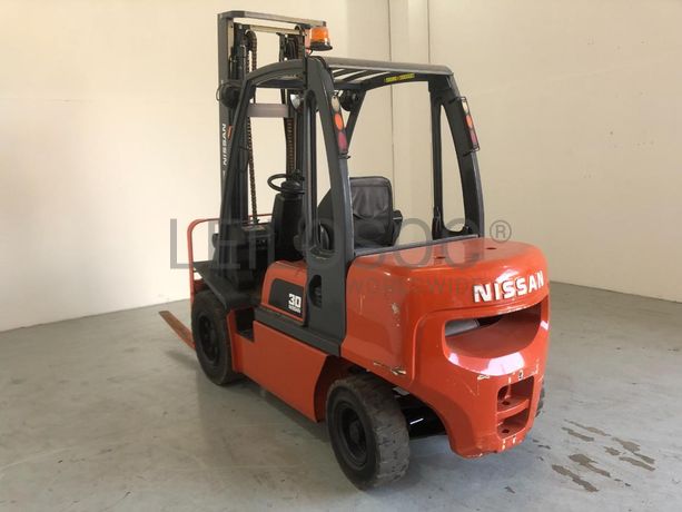 Empilhador Nissan 3.000kg