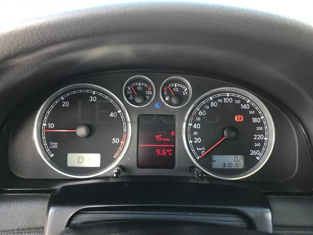 Volkswagen Passat 1.9 TDI · Ano 2004