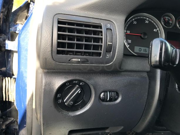 Volkswagen Passat 1.9 TDI · Ano 2004