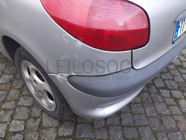 Peugeot 206 1.1 · Ano 1998