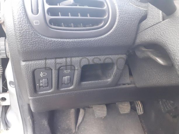 Peugeot 206 1.1 · Ano 1998