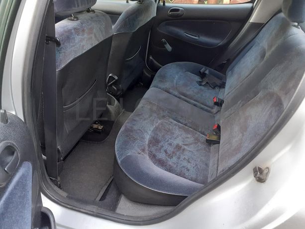 Peugeot 206 1.1 · Ano 1998