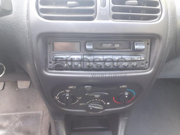 Peugeot 206 1.1 · Ano 1998