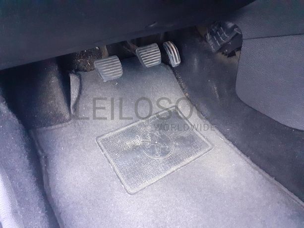 Peugeot 206 1.1 · Ano 1998