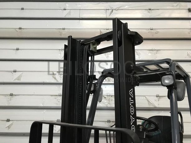 Empilhador Toyota 42-7GF18 · Ano 2000