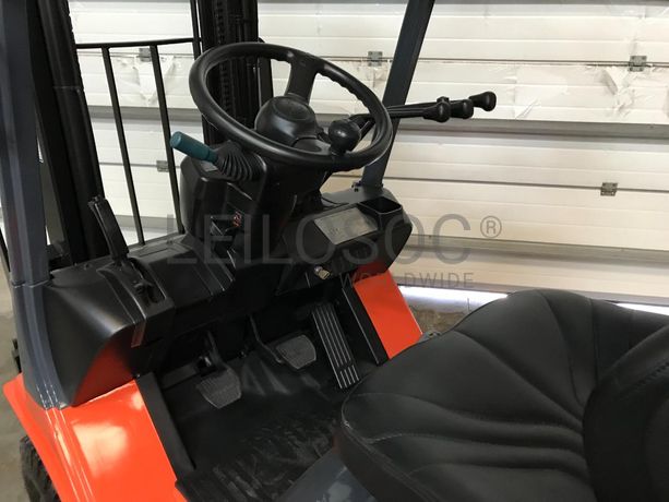 Empilhador Toyota 42-7GF18 · Ano 2000