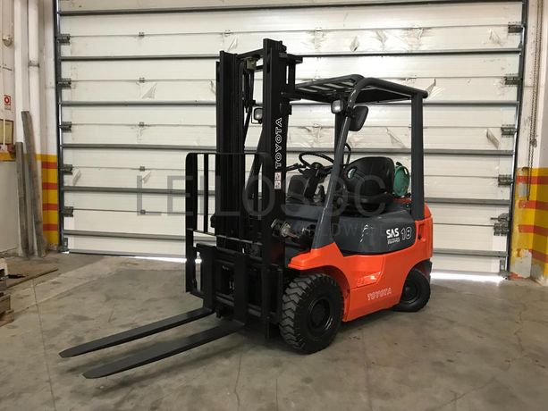 Empilhador Toyota 42-7GF18 · Ano 2000
