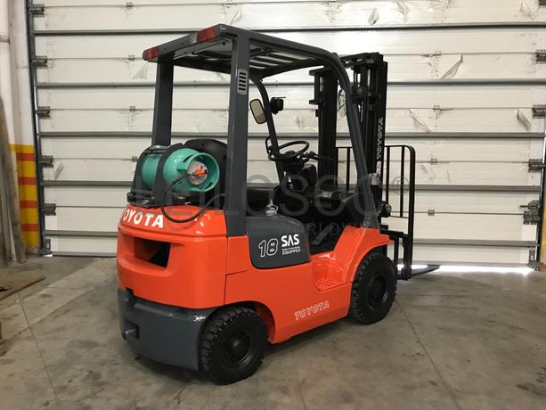 Empilhador Toyota 42-7GF18 · Ano 2000