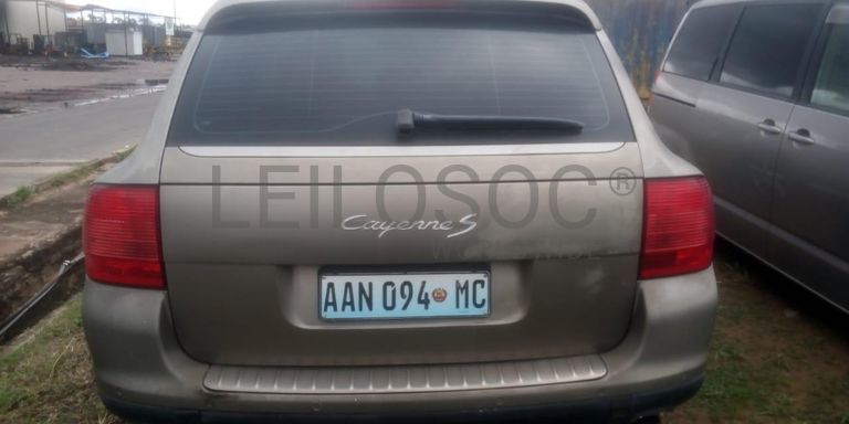 Porsche Cayenne S ·