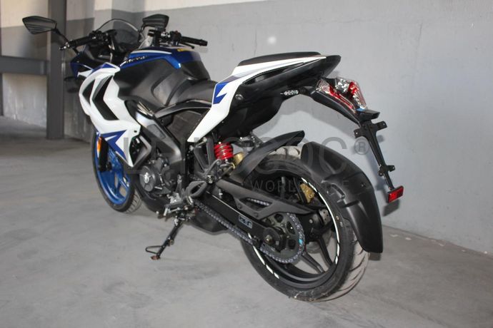 Bajaj Pulsar RS200