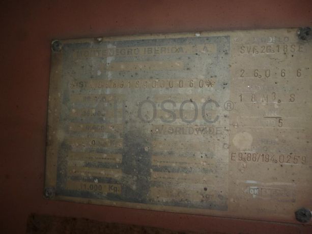 Reboque porta inertes