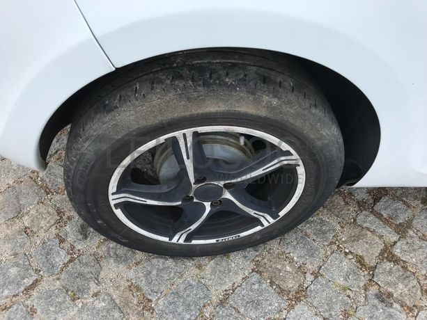 Renault Clio 1.5 DCI · Ano 2009