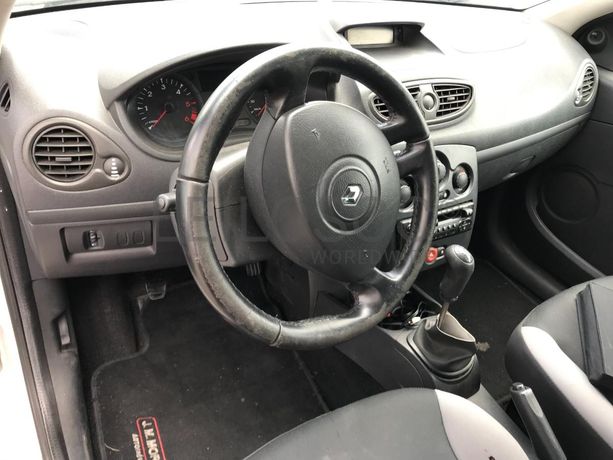 Renault Clio 1.5 DCI · Ano 2009